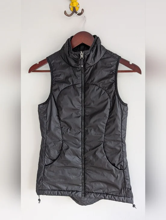 Lululemon | Layer Up Vest, Reversible Black Vest, Size 2 - Picture 1 of 14